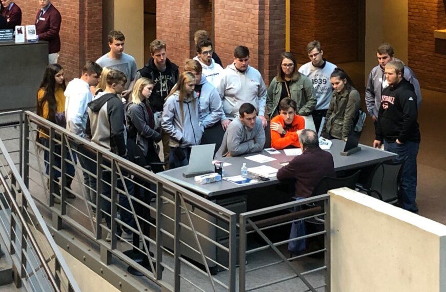 Students visit Holocaust Museum