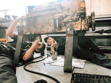 CCCTC Diesel Equipment Maintenance and Repair students learning about pistons