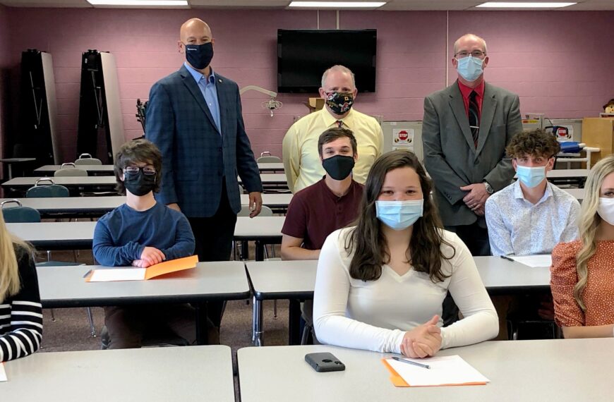 Political panel discussion fosters two-way learning