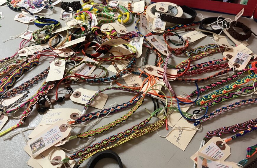 Pulsera Project kicks off World Languages Week
