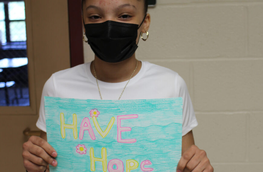 Student mural project supports community