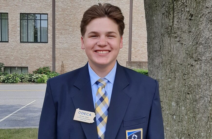 Truman DECA Advances to State Conference