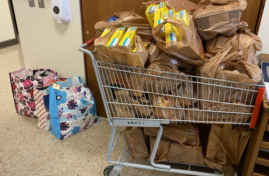 Districtwide food drive helps “Fill the Cart”