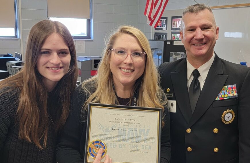 Navy presents teacher with Impact Influencer Award