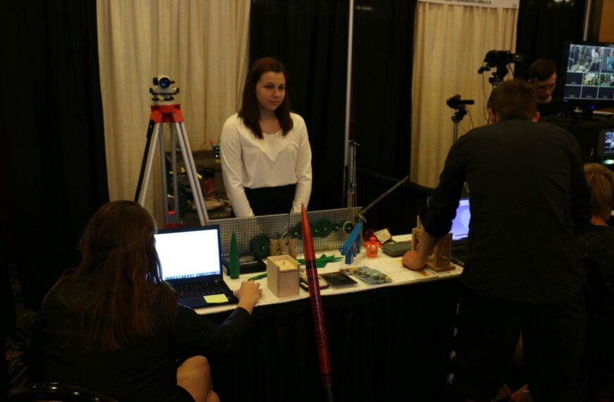 High school students display rigorous engineering program