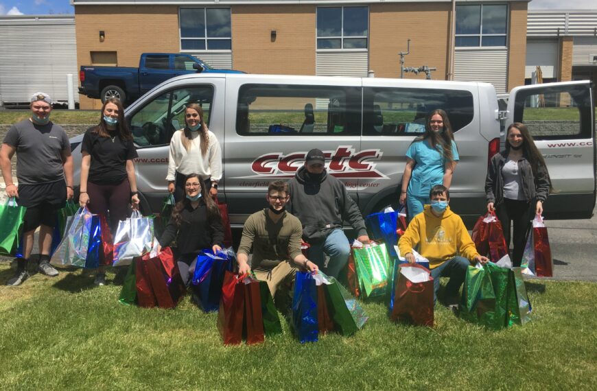 CCCTC students collect and deliver items to nursing homes