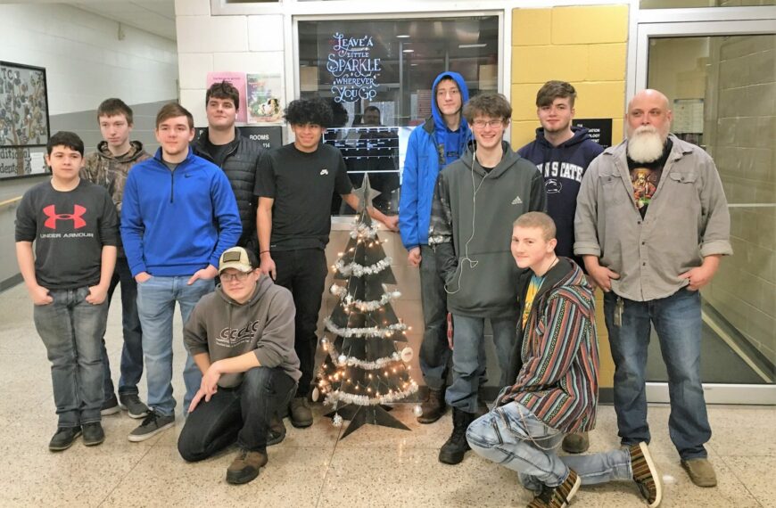 CCCTC Welding and Metal Fabrication students create metal Christmas tree