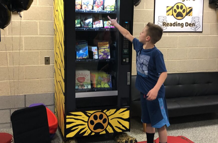 The Tiger’s Reading Den gives away free books to students